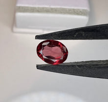 Load image into Gallery viewer, Garnet .85 cts
