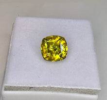 Load image into Gallery viewer, Sphene 3.15 cts

