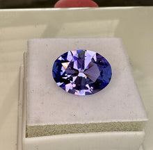 Load image into Gallery viewer, Tanzanite 9.35 cts
