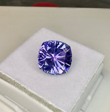 Load image into Gallery viewer, Tanzanite 7.70 cts
