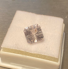 Load image into Gallery viewer, Morganite 4.30 cts
