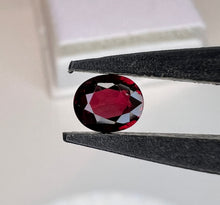 Load image into Gallery viewer, Garnet .85 cts
