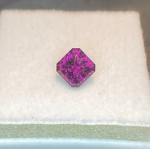 Load image into Gallery viewer, Garnet 1.75 cts. Purple Mozambique
