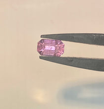 Load image into Gallery viewer, Sapphire 1.50 cts (GIA lab report)(Umba)
