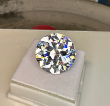 Load image into Gallery viewer, Moissanite 48.80 cts
