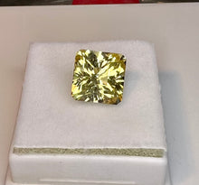 Load image into Gallery viewer, Scapolite 7.20 cts
