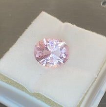 Load image into Gallery viewer, Morganite 4.0 cts
