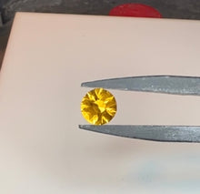 Load image into Gallery viewer, Gold Beryl (Helidor) 1.35 cts
