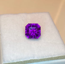 Load image into Gallery viewer, Garnet 2.60 cts
