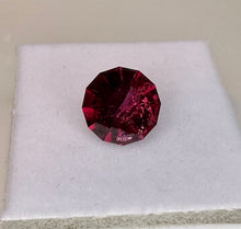 Load image into Gallery viewer, Garnet 4.60 cts
