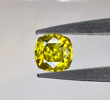 Load image into Gallery viewer, Sphene 3.15 cts
