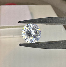 Load image into Gallery viewer, Moissanite 6.65 cts
