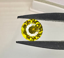 Load image into Gallery viewer, Sphene 5.30 cts

