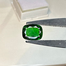 Load image into Gallery viewer, Tsavorite 2.12 ct GIA
